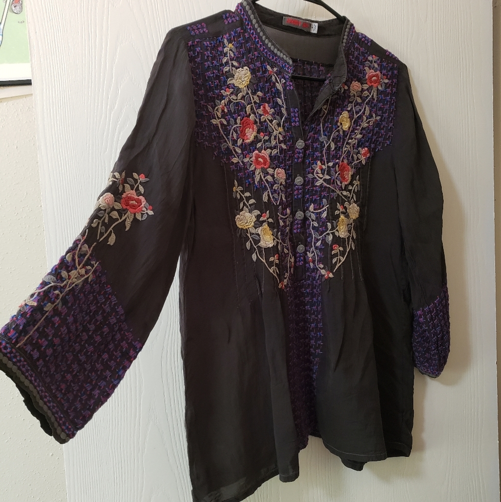 Black, stitched blouse, Johnny Was, S